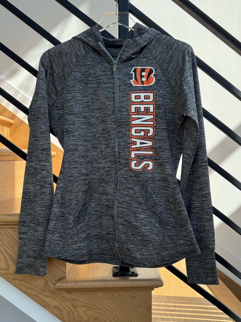G-III Cincinnati Bengals Women's Gray Full-Zip Varsity Hoodie [Gently Worn]